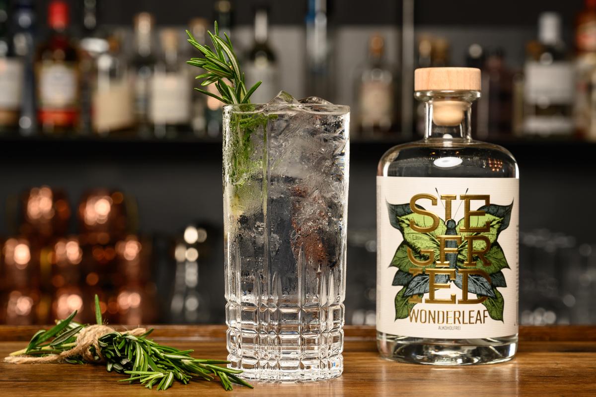join Distill Ventures Dry and Wonderleaf Siegfried portfolio non-alcoholic Gin Siegfried