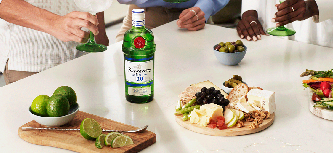 Botanical-forward 0.0% Tanqueray